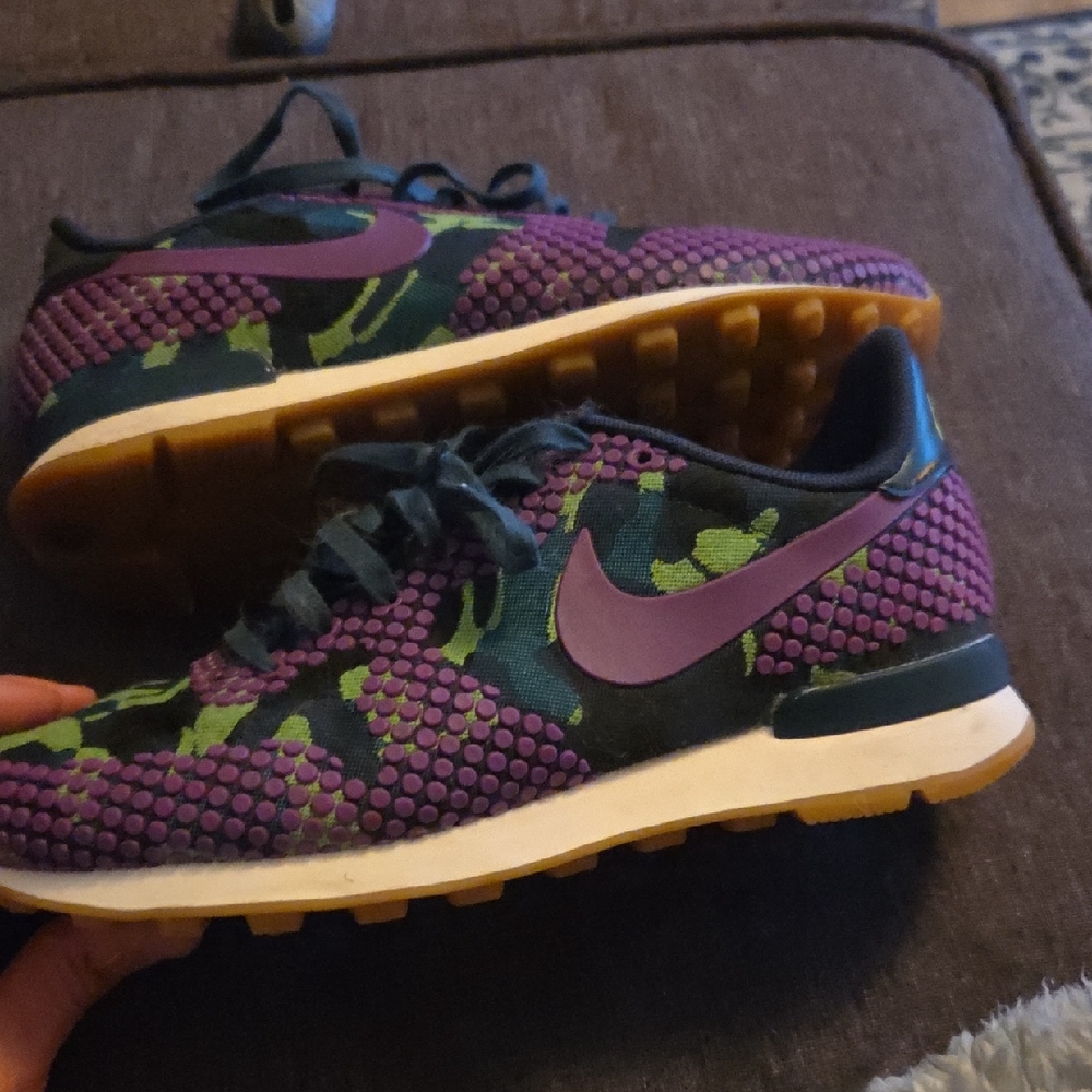 Nike Women's Sneakers - Green and Purple Camo - Picture 6 of 8